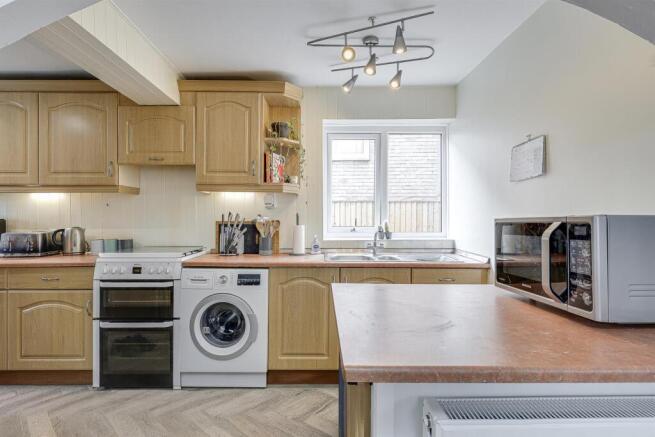 3 bed Detached for sale Image 11