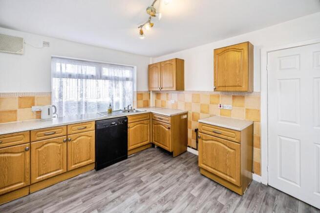 3 bed Semi-Detached for sale Image 6