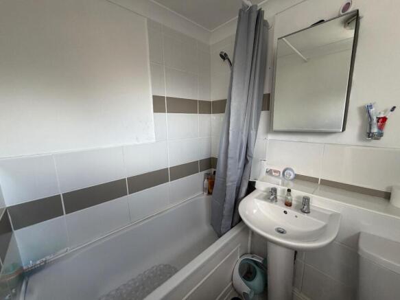3 bed Terraced for sale Image 6