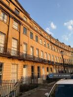 Basement Flat, 16, Norfolk Crescent, Kingsmead, Bath BA1 2BE