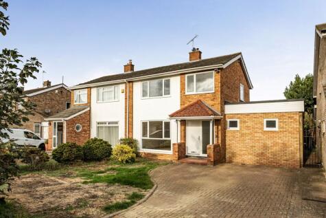 Silver Birch Avenue, Stotfold, Hitchin, SG5