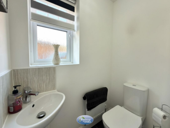 4 bed Semi-Detached for sale Image 6