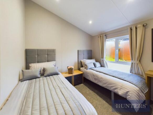 2 bed Park Home for sale Image 12