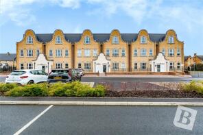 Flat 37, Dunton Court, Aston Road, Laindon, Basildon SS15 6UH