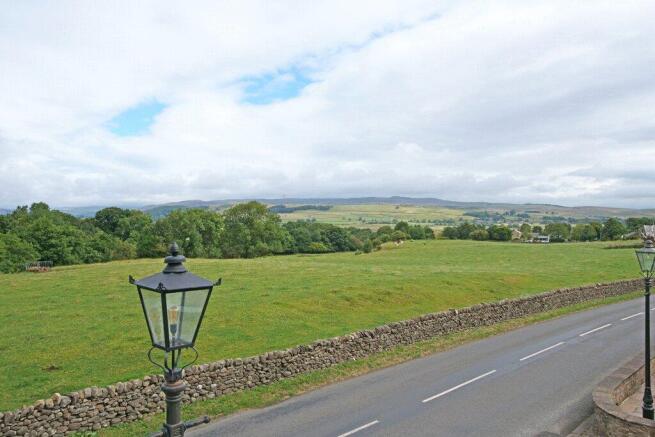 3 bed Semi-Detached for sale Image 10