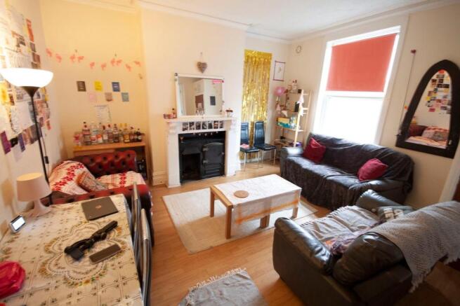 7 bed Flat to rent Image 6
