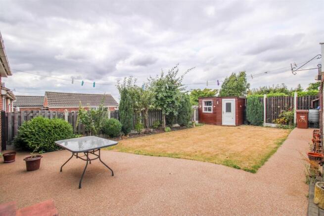 3 bed Semi-Detached Bungalow for sale Image 11