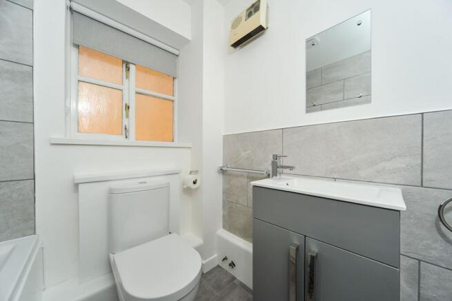 2 bed Apartment to rent Image 5