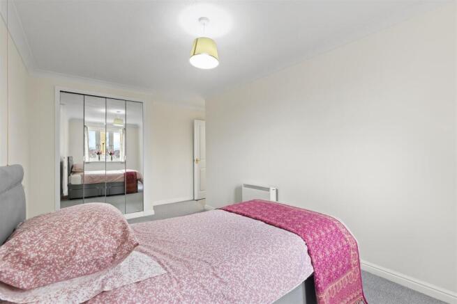 1 bed Apartment for sale Image 8