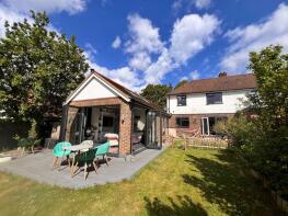 71, Walton Street, Tadworth KT20 7RZ