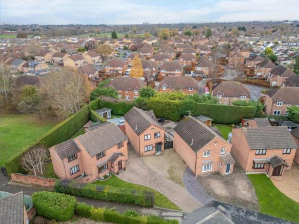 3 bed Detached to rent Image 12