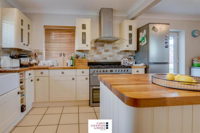 Kitchen Diner 3.jpg
