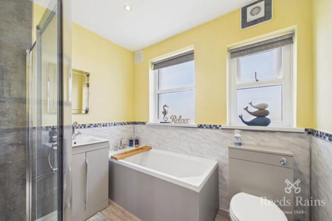 3 bed Terraced for sale Image 9