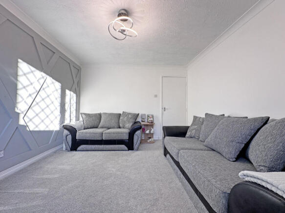 Wordsworth Close, TIPTON, DY4 0TQ photo 4