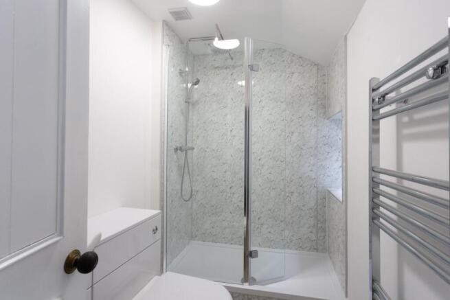 3 bed Detached to rent Image 5
