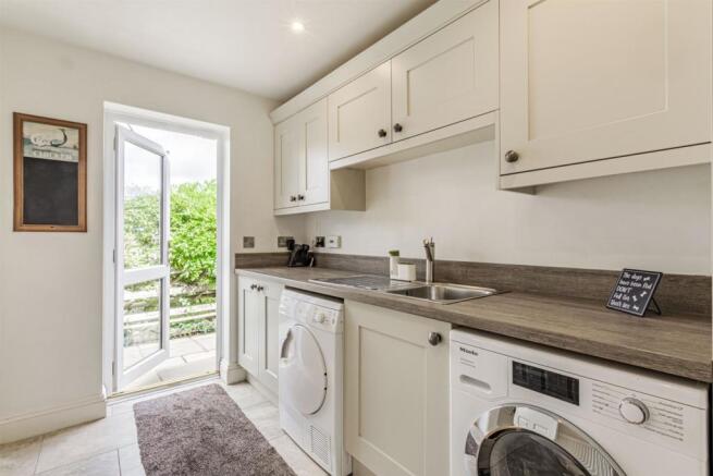 8517218-interior31.jpg