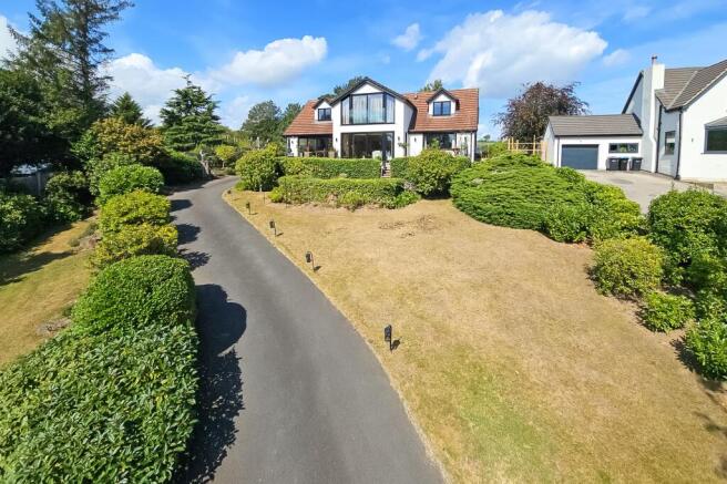 4 bed House for sale Image 9