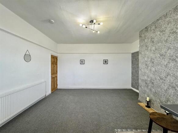 2 bed Terraced for sale Image 8