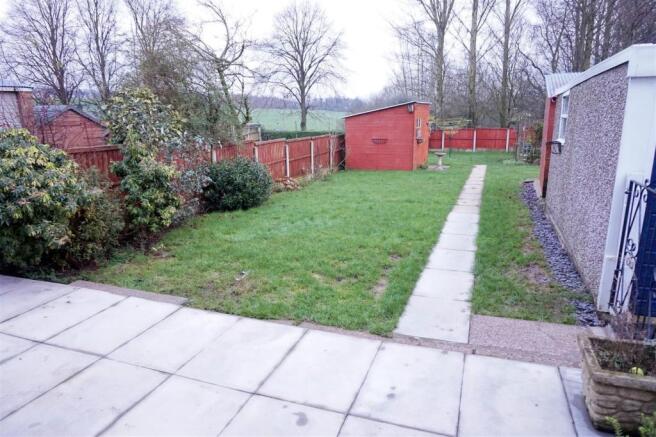 ENCLOSED REAR GARDEN