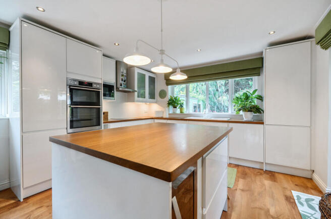 1312332-19-685437...