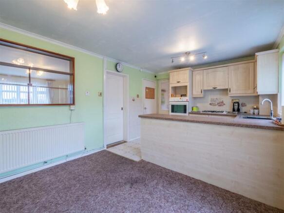 KITCHEN 3.jpg