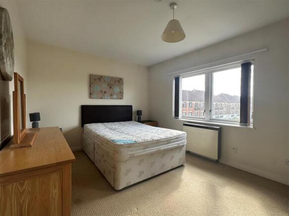 2 bed Apartment to rent Image 7