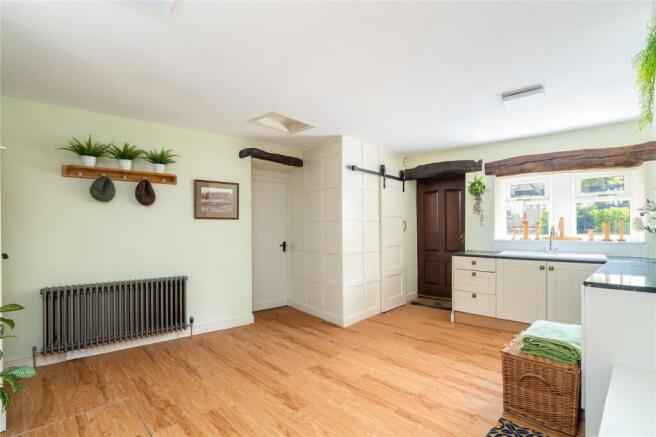 4 bed Detached for sale Image 6