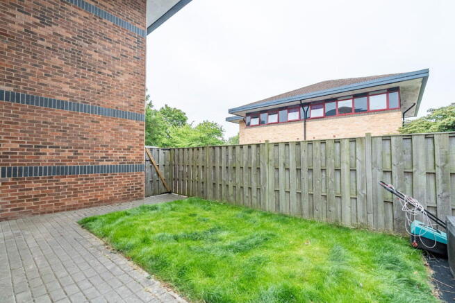 1 bed Ground Flat for sale Image 9
