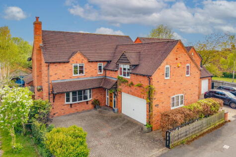 Stoke Road, Bishops Cleeve, Cheltenham, GL52