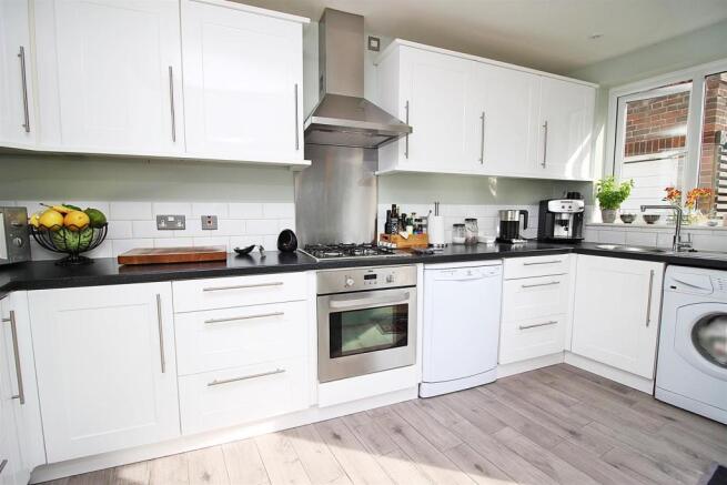 Kitchen 1.JPG