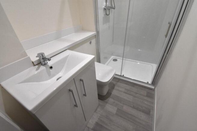 3 bed Flat to rent Image 7