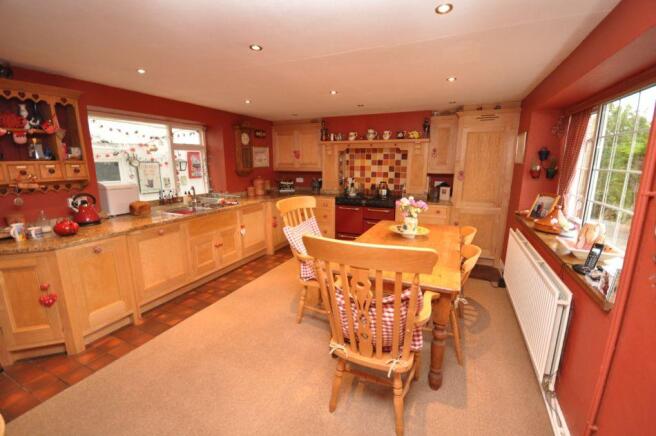 Clos Glas, Castell Pigyn Road Abergwili, Carmarthenshire Photo 9