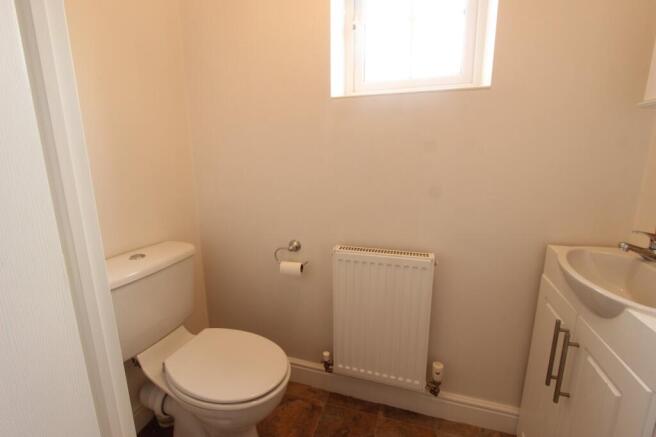 3 bed Semi-Detached to rent Image 9