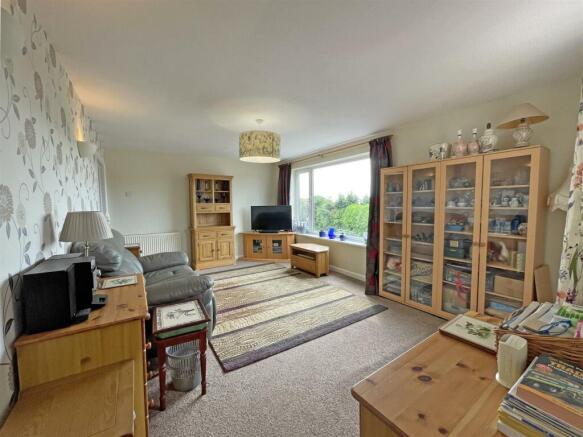 Lake View Close 65 New Lounge 1...jpg