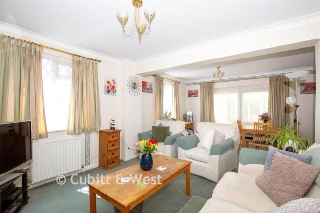 Lounge/ Dining Room