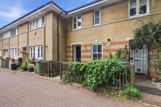 31 Rossendale Way, Camden, London, NW1 0XB
