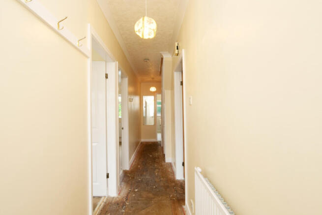 4 bed Detached Bungalow for sale Image 10