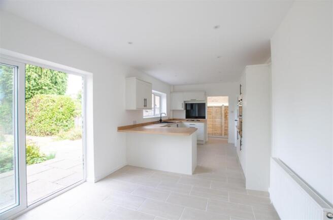 88 Longdon -kitchen2.jpg