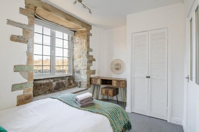 3 bed Apartment for sale Image 8