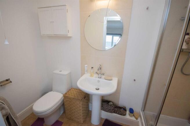 EN SUITE