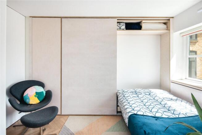 Bedroom 2/Study