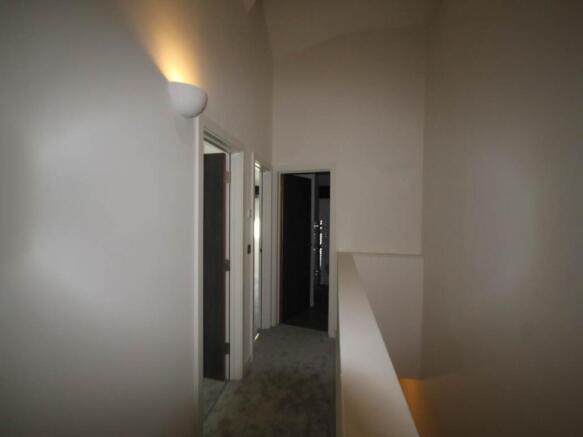 2 bed Flat to rent Image 11