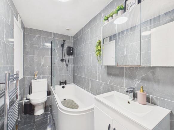 2 bed Terraced for sale Image 8