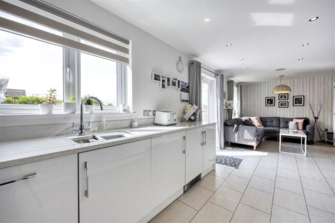 4_WOODLANDS_WAY_LENZIE_017.JPEG