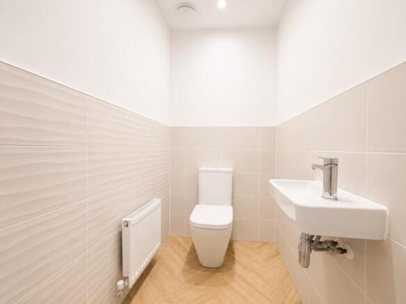 3 bed Detached to rent Image 8