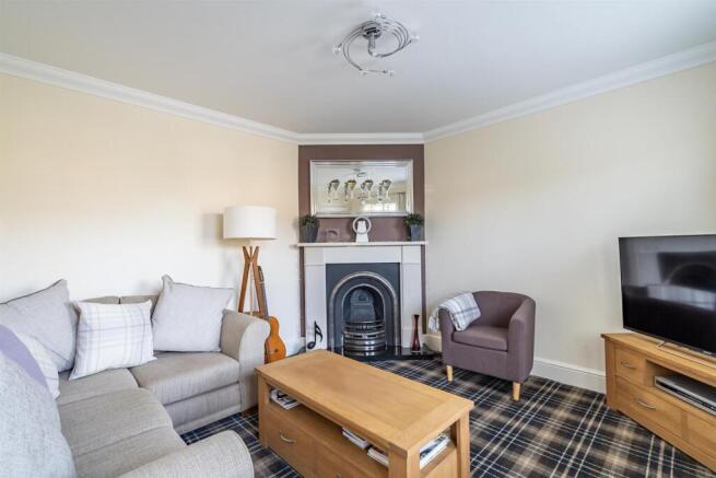 4 bed Detached for sale Image 8