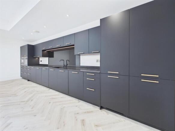 2 bed Apartment for sale Image 4