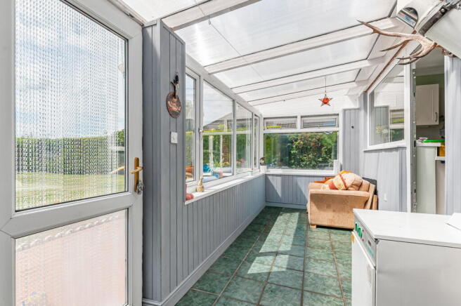 5 bed Detached for sale Image 9