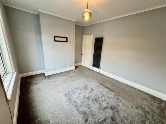 3 bed Terraced for sale Image 8