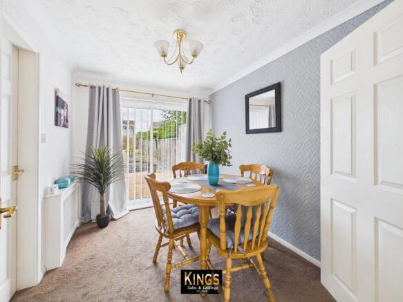 4 bed Semi-Detached for sale Image 9